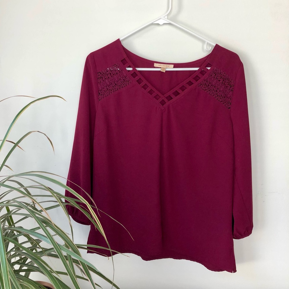 🌿 Skies are Blue Burgundy Top